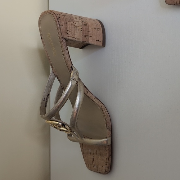 Michael Kors 8.5 Gold Heeled Sandals, NEW - Picture 6 of 11